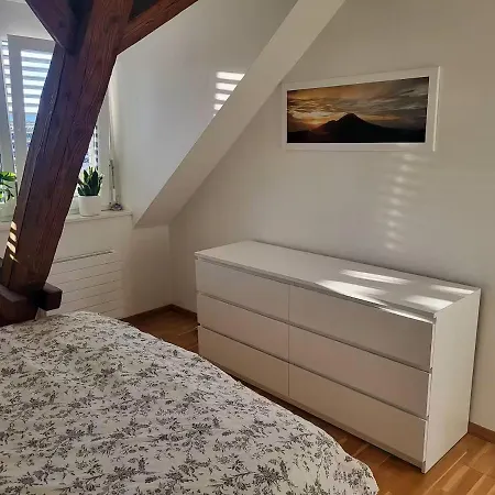 Gemuetliche Zentrale Wohnung Fuer 4 Personen
